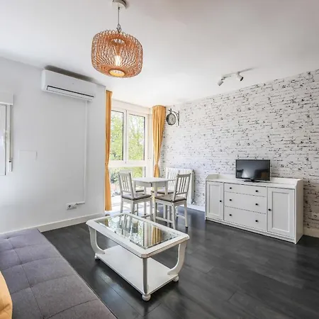 Apartamento Para 5 Personas Cerca De Ifema Y Aeropuerto Alquiler Temporal Madrid Esterno foto